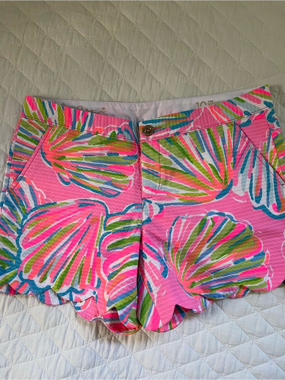Lilly Pulitzer Pink Tropical Scallop Hem Women's Shorts